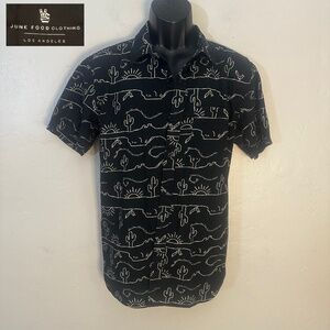 Junk Food Clothing Short Sleeve Shirt Medium Gently worn 100% cotton 21" armpits